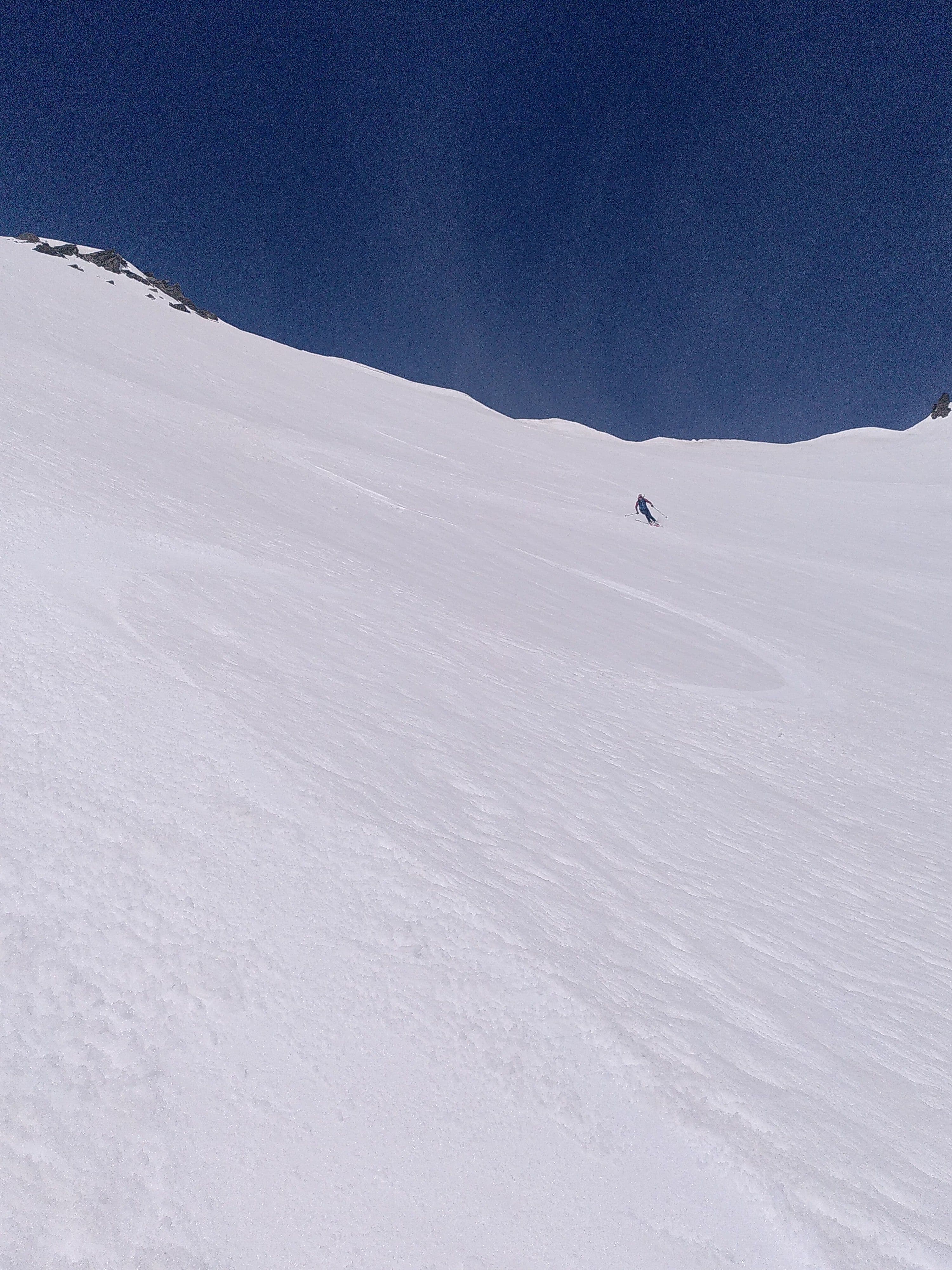 Groupe de skieurs dans les Alpes